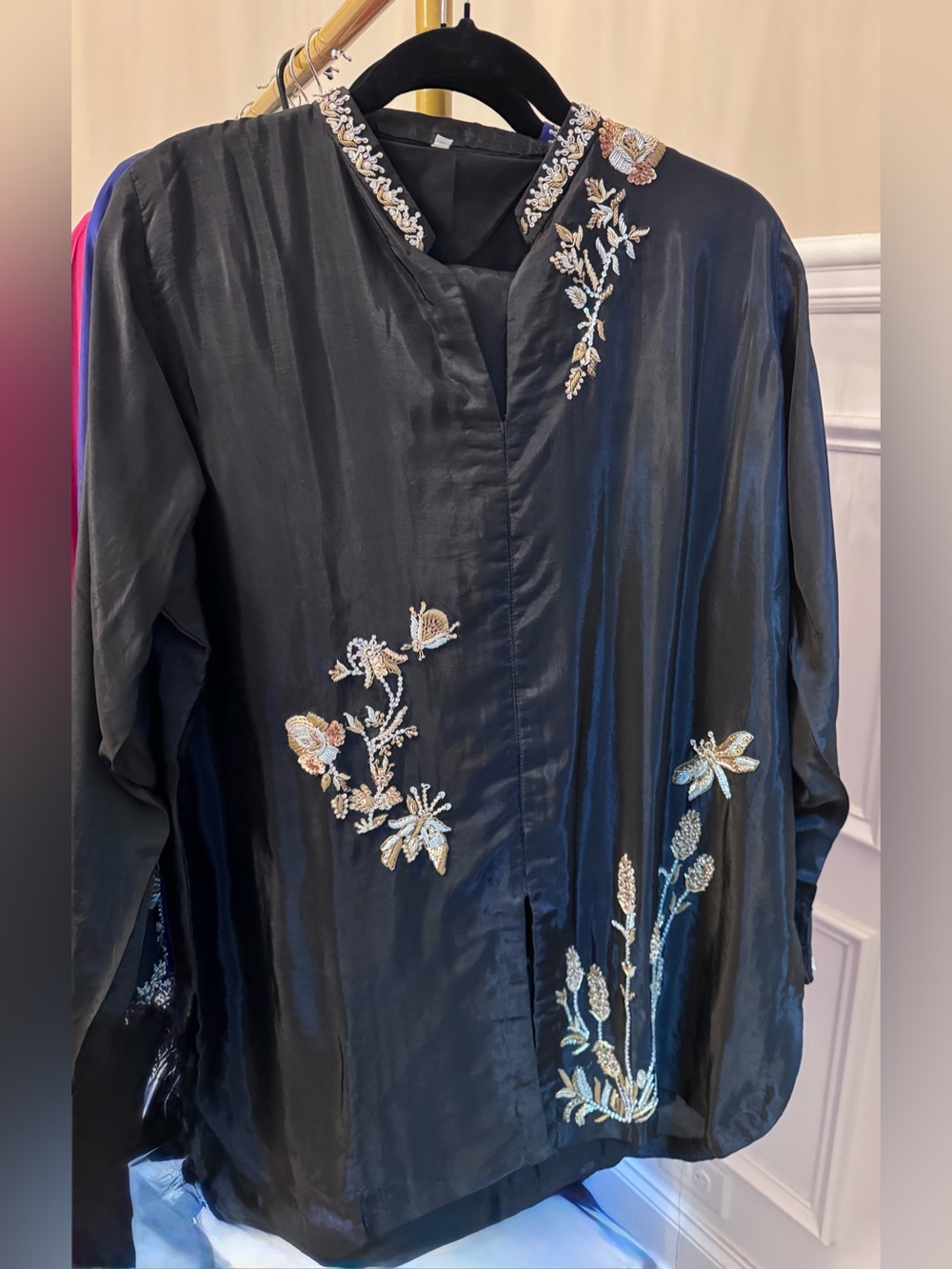 Black Embroidered Women’s Kurta with Floral Accents- 2 pc co- ord set